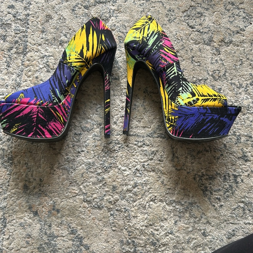 Shoe Dazzle Kamela - Picture 2 of 4